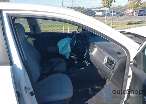 2018 Kia Rio Lx из США, поврежденный, VIN 3KPA24AB7JE071856